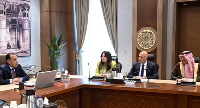 مدبولي يبحث مع أكوا باور توطين تحلية المياه