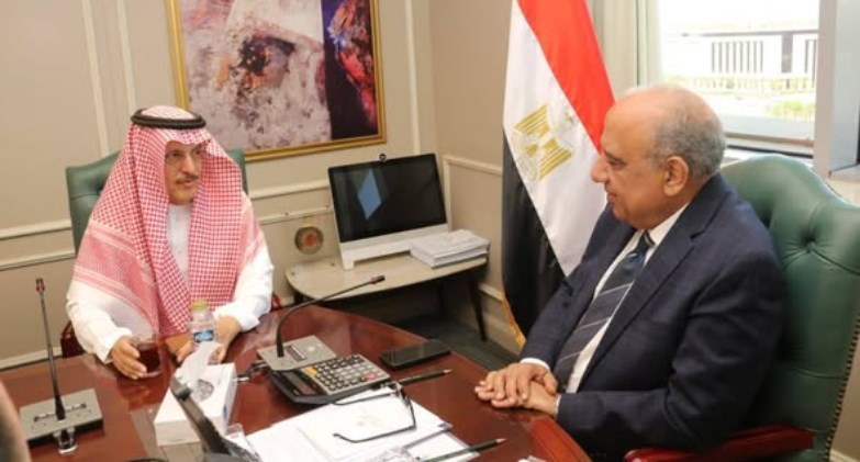 وزير الكهرباء يبحث مع شركة "أكوا باور" السعودية أوجه التعاون
