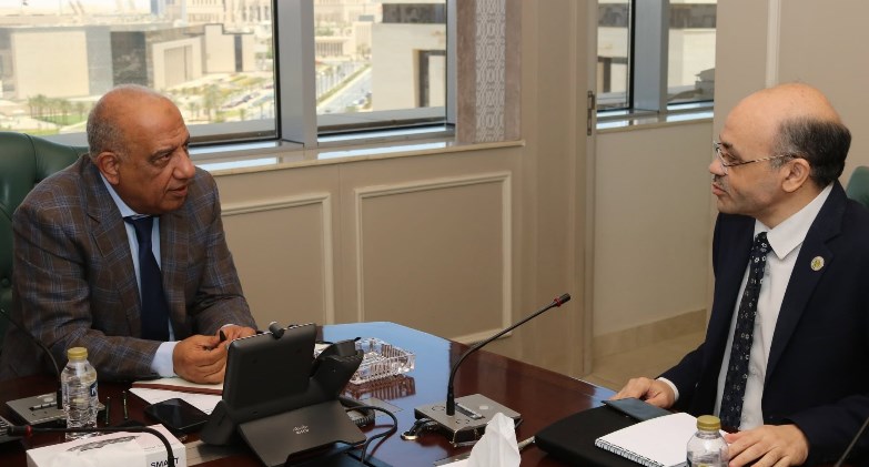  الدكتور محمود عصمت يجتمع برئيس هيئة المواد النووية لمتابعة الموقف التنفيذي وتطور الأعمال 
