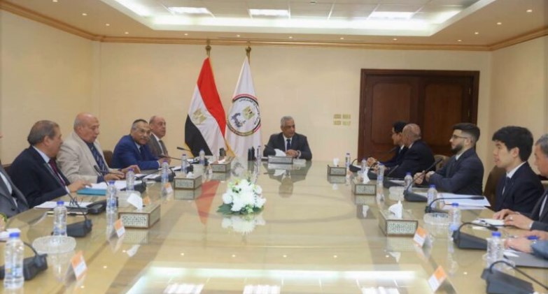 جمبلاط يبحث مع بونجسان التعاون المشترك بمجال الصناعات الدفاعية
