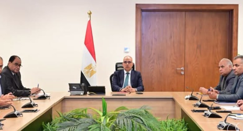 اجتماع وزير الموارد المائية والري