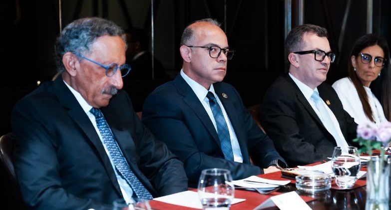 وزير الاستثمار والتجارة الخارجية يستعرض مستهدفات الدولة لتعزيز تنافسية الاقتصاد المصري
