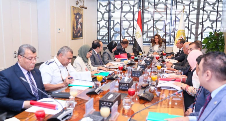 وزيرة التنمية المحلية والبيئة تترأس الاجتماع الرابع والعشرين لمجلس إدارة صندوق حماية البيئة
