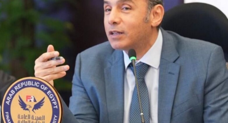 الدكتور إسلام عزام