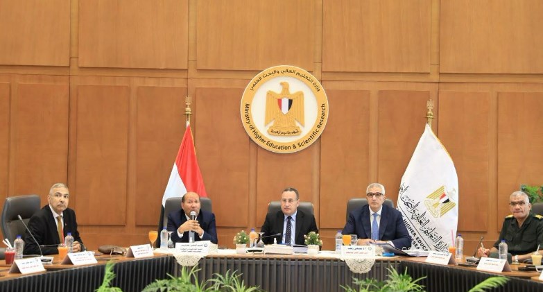 وزير التعليم العالي يوجه بـ: - تفعيل دور الجامعات في المبادرة الوطنية للمشروعات الخضراء الذكية 