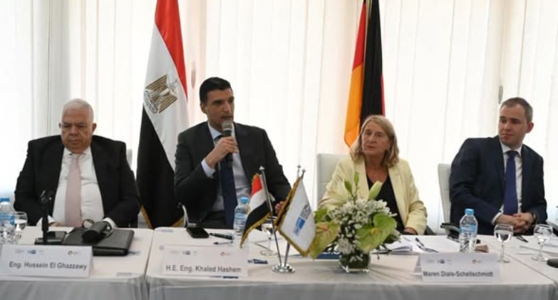 وزير الصناعة يشارك بالجلسة النقاشية بالغرفة الألمانية