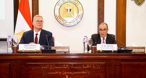 وزيرا الخارجية والبترول يعقدان جلسة إحاطة مع ممثلي السفارات الأجنبية في مصر حول قطاعي الطاقة والثروة المعدنية