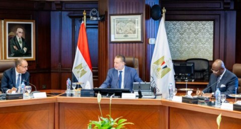محافظ المركزي يلتقي وزير الخارجية ورئيس البنك الإفريقي للتصدير والاستيراد