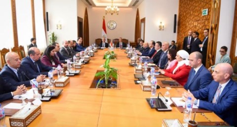 اجتماع وزيرا الخارجية والاستثمار 