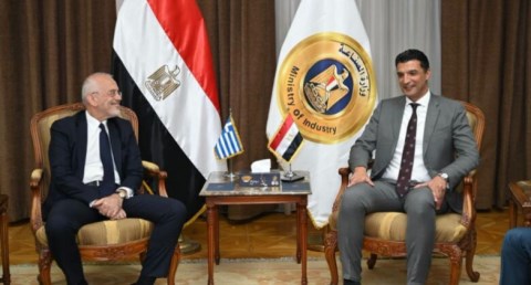 خالد هاشم وزير الصناعة