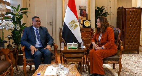 وزيرة التنمية المحلية ومحافظ قنا يستعرضان الموقف التنفيذي لمشروعات التنمية المستدامة