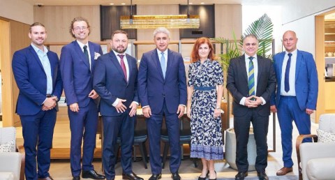  وزير السياحة والآثار يعقد لقاءات موسعة مع مسئولي اتحاد منظمي الرحلات وشركات السياحة التشيكي