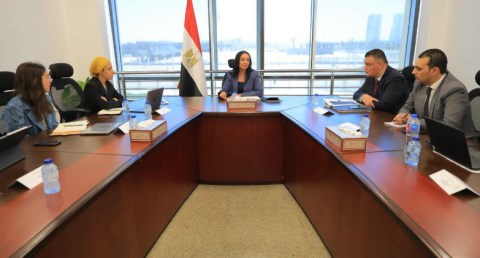 وزيرة التضامن الاجتماعي تناقش التقرير التنفيذي للانطلاقة المؤسسية لصندوق رعاية المسنين