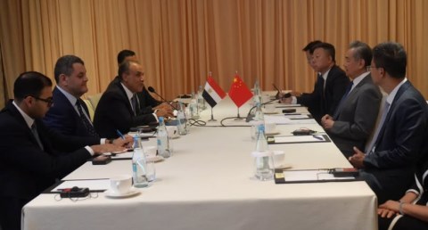 وزير الخارجية يبحث مع نظيره الصيني سبل تعزيز الشراكة الاستراتيجية بين البلدين 