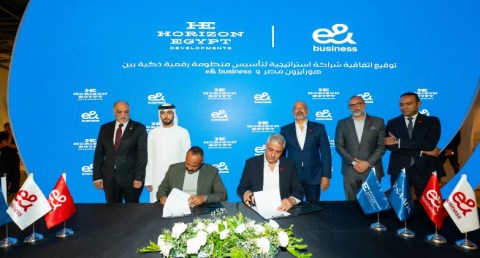  e& Business وهورايزون مصر توقَعان شراكة استراتيجية لتأسيس منظومة رقمية ذكية في مشروع سعادة القاهرة الجديدة