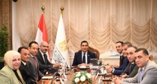 وزير الشباب والرياضة يناقش آليات إطلاق مشروع "اقتصاد الشباب"