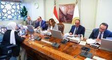وزيرة التنمية المحلية والبيئة تترأس لجنة اختيار المتقدمين على بعض الوظائف القيادية الشاغرة بالوزارة
