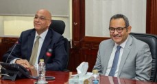 إسماعيل يستعرض مع الإدارة العليا لجهاز تنمية المشروعات أهم ما تم إنجازه لدعم القطاع 