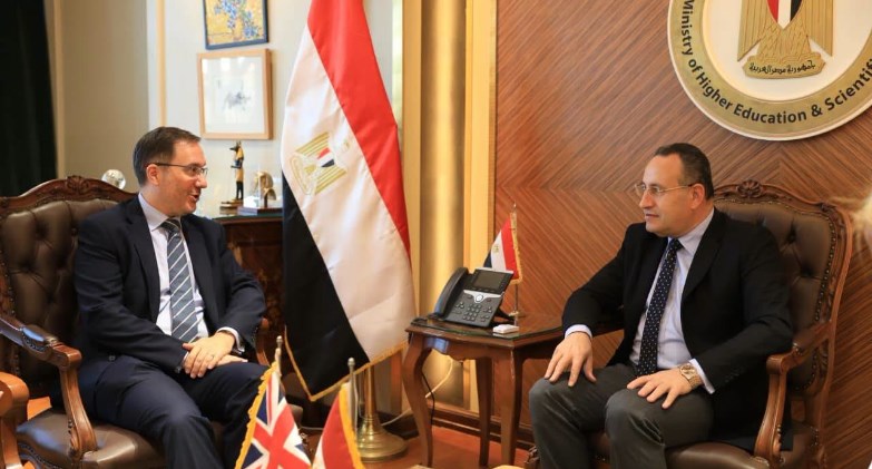 وزير التعليم العالي يبحث سبل تعزيز التعاون مع سفير بريطانيا
