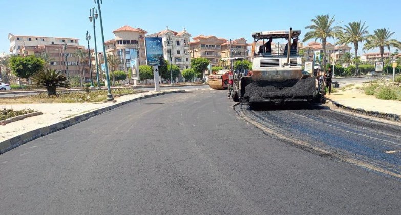 وزيرة الإسكان تتابع تنفيذ خطط تطوير ورفع كفاءة شبكات الطرق والمرافق الأساسية بعددٍ من المدن الجديدة