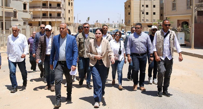 وزيرة الإسكان تتوجه إلى الحي المتميز بمدينة بدر لمتابعة الأعمال الجارية