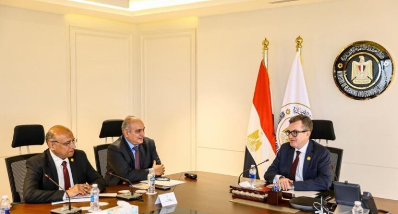 اجتماع وزير التخطيط والتنمية الاقتصادية