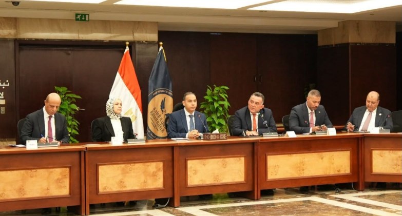 د. إسلام عزام يرأس لقاءً تشاوريًا لبحث توثيق التعاون بين الرقابة المالية والبورصة ومصلحة الضرائب