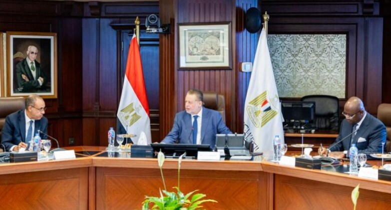 محافظ المركزي يلتقي وزير الخارجية ورئيس البنك الإفريقي للتصدير والاستيراد