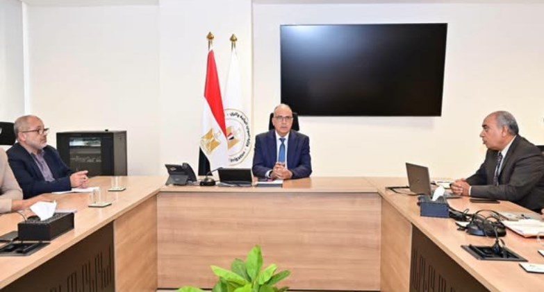 وزير الموارد المائية والري