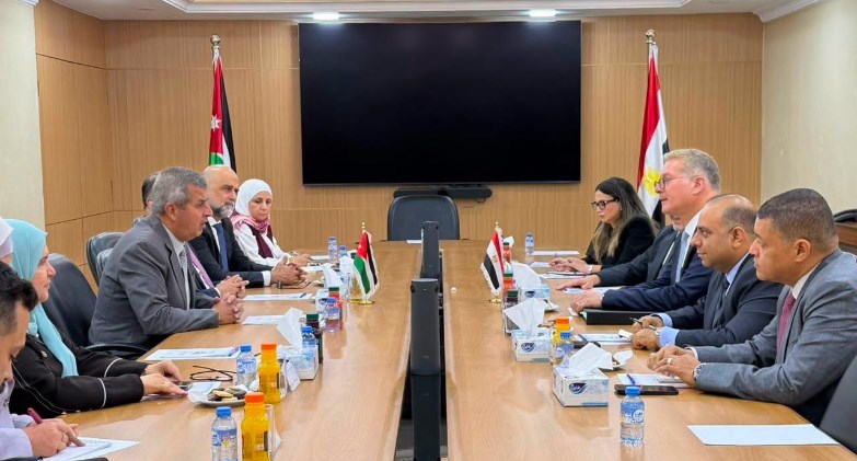 وزير البترول والثروة المعدنية يبحث مع نظيره الأردني تعزيز التكامل في الطاقة والتعدين وفتح آفاق جديدة للشراكات