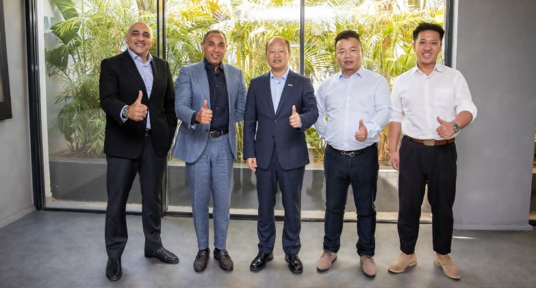 أبوغالي موتورز وجيلي العالمية تبحثان تصنيع سيارات «Geely NEV»