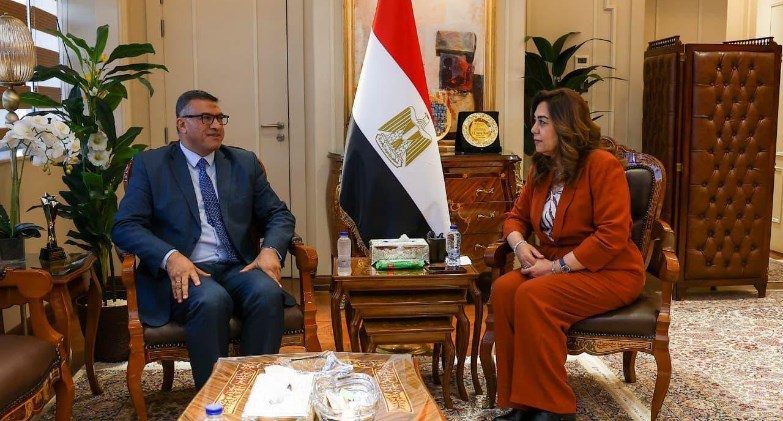 وزيرة التنمية المحلية ومحافظ قنا يستعرضان الموقف التنفيذي لمشروعات التنمية المستدامة