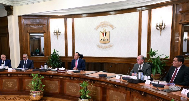 رئيس الوزراء يتابع مشروع الأجهزة التعويضية وجهود إنشاء مجمع صناعي للأطراف الصناعية