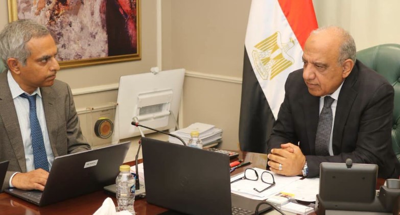 الدكتور محمود عصمت: نعمل مع البنك الدولي في إطار استراتيجيتنا الوطنية للطاقة