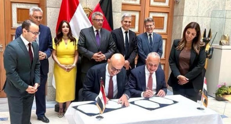 وزير التربية والتعليم يوقع بروتوكول تعاون مع مؤسسة السويدي إليكتريك 