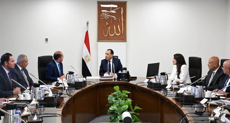 رئيس الوزراء يُتابع ملف تشغيل وصيانة محطات معالجة الصرف الصحي