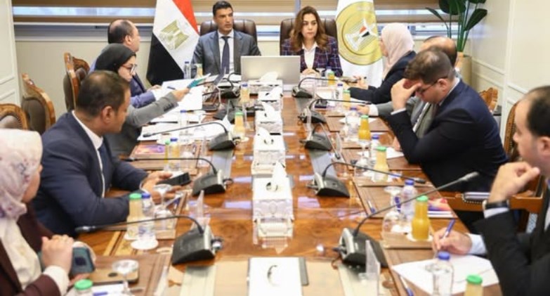 وزيرا التنمية المحلية والصناعة 