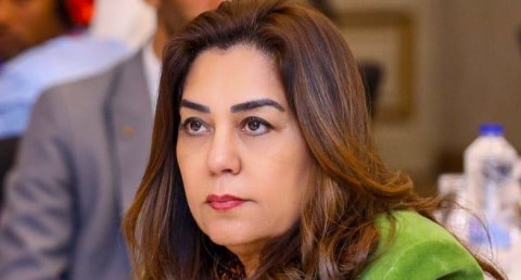 وزيرة التنمية المحلية والبيئة تتلقى تقريراً من مركز سيطرة الشبكة الوطنية للطوارئ بالوزارة لمتابعة تداعيات الهزة الأرضية بالمحافظات