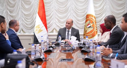 وزير العمل وقيادات مستشفى السعودي الألماني بالقاهرة يتفقان على التوسع في التدريب