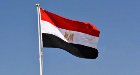 مصر تدين استهداف سفينتين إماراتيتين أثناء عبورهما مضيق هرمز