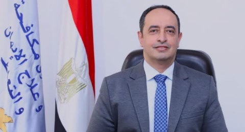  الدكتور عمرو عثمان