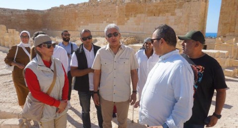  وزير السياحة والآثار يتفقد موقع تابوزيريس ماجنا الأثري ويتابع أعمال البعثة المصرية الدومينيكية