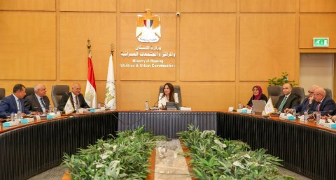 وزيرة الإسكان تتابع موقف منظومة مياه الشرب والصرف الصحي بمحافظة القاهرة