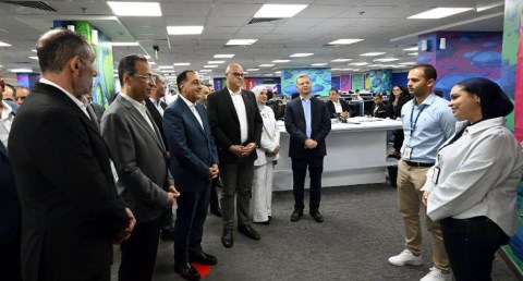 رئيس الوزراء يزور مقر شركة ساذرلاند الأمريكية الرائدة في مجال خدمات العمليات التجارية