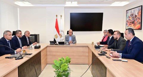 وزير الري يوجه بسرعة دراسة مطالب المواطنين بشأن صيانة الكباري وتطهير المصارف واستغلال أملاك الوزارة