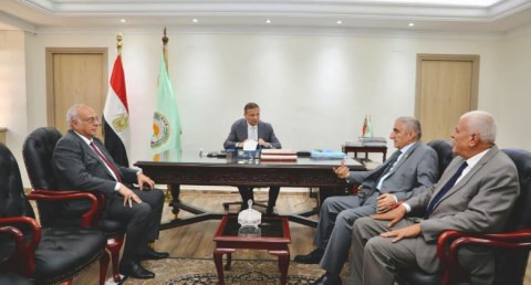 وزير الزراعة يتابع مع مدير "أكساد" المشروعات التنموية المشتركة ومكافحة التصحر