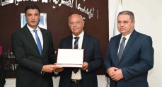 وزير الصناعة يكرّم الزنوكي للأجهزة الكهربائية عن منتجات «تاتش» 