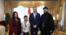 المهندس رأفت هندي يكرم الطفل مارتيروس مينا البالغ من العمر 10 أعوام لتميزه العالمي في البرمجة والروبوتات