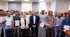 وزير العمل يُسلّم عقودًا جديدة لشباب اجتازوا اختبارات العمالة الزراعية الموسمية بالأردن..