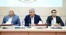  وزير السياحة والآثار ومحافظ مطروح يعقدان لقاءً موسعاً مع مستثمري المحافظة